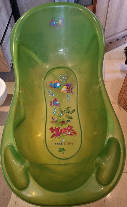 Wanienkę ze stojakiem i leżakiem dla niemowlęcia