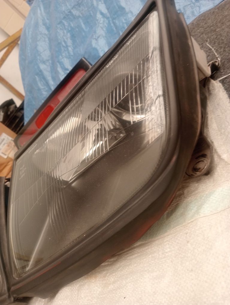 Nissan 300 ZX faróis originais como novos