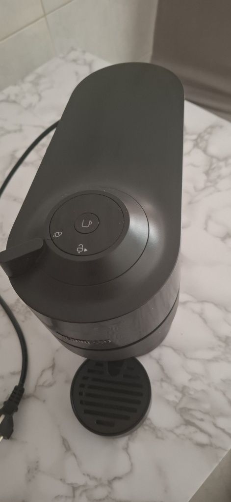 Máquina de Café Nespresso Vertuo Pop