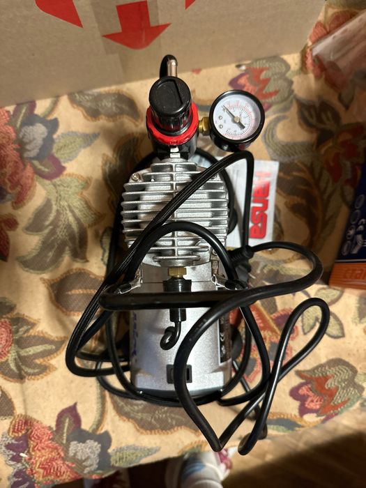 Компресор з аерографом