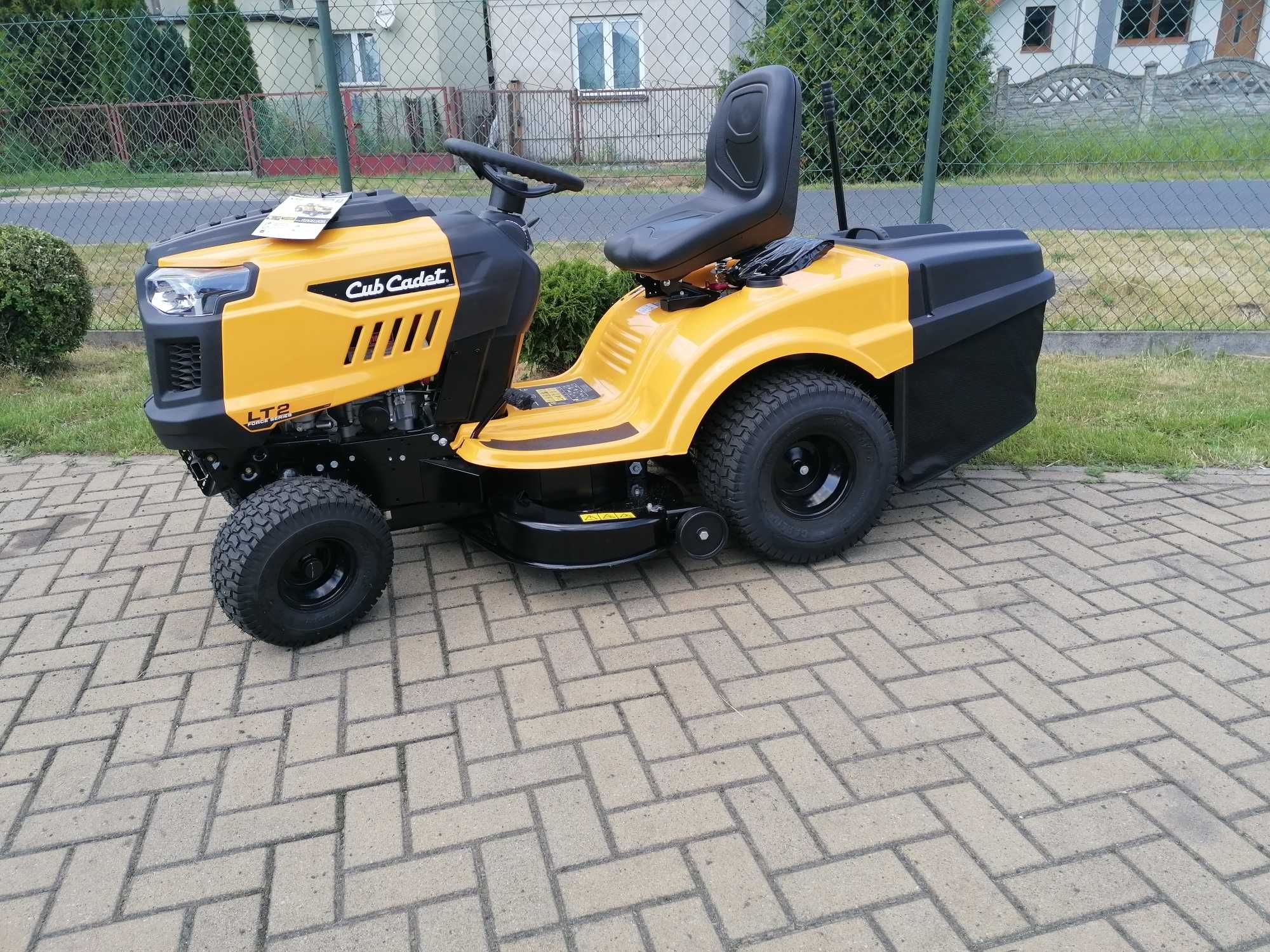 Traktor ogrodowy Cub Cadet LT2 NR92