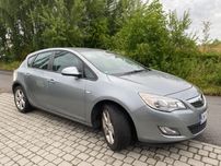 Opel Astra 1,4 benzyna 100 KM dobra wersja 5 drzwi 2012