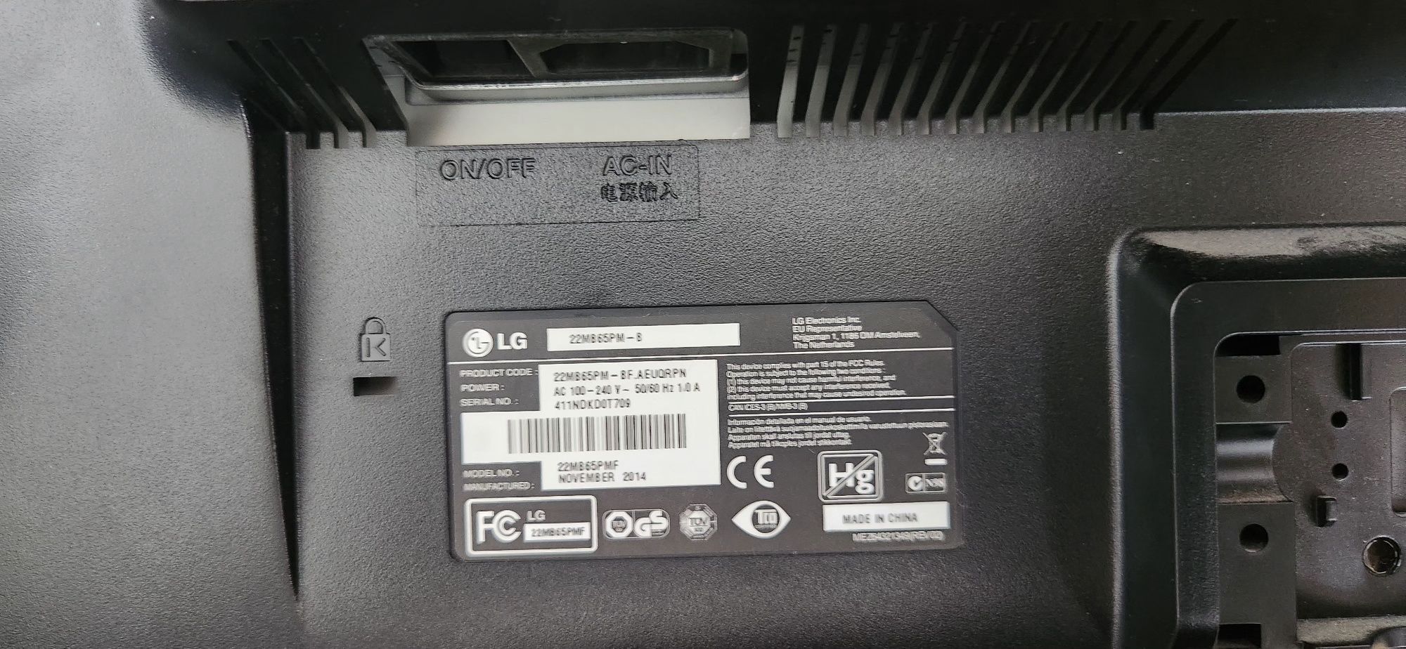 Komputer biurowy + monitor + całe okablowanie