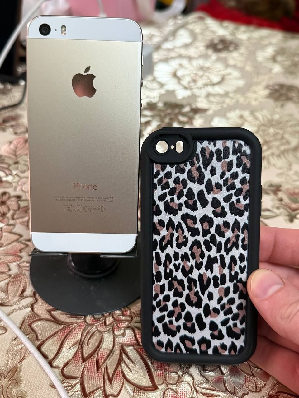 iPhone 5s 16 gb. Neverlok. Gold. Отличный вариант для ребенка/родителе
