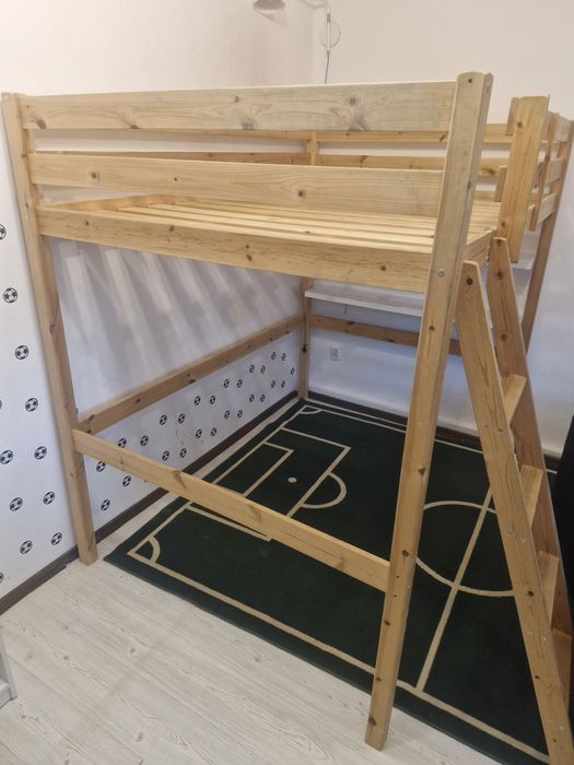 Łóżko piętrowe na antresoli