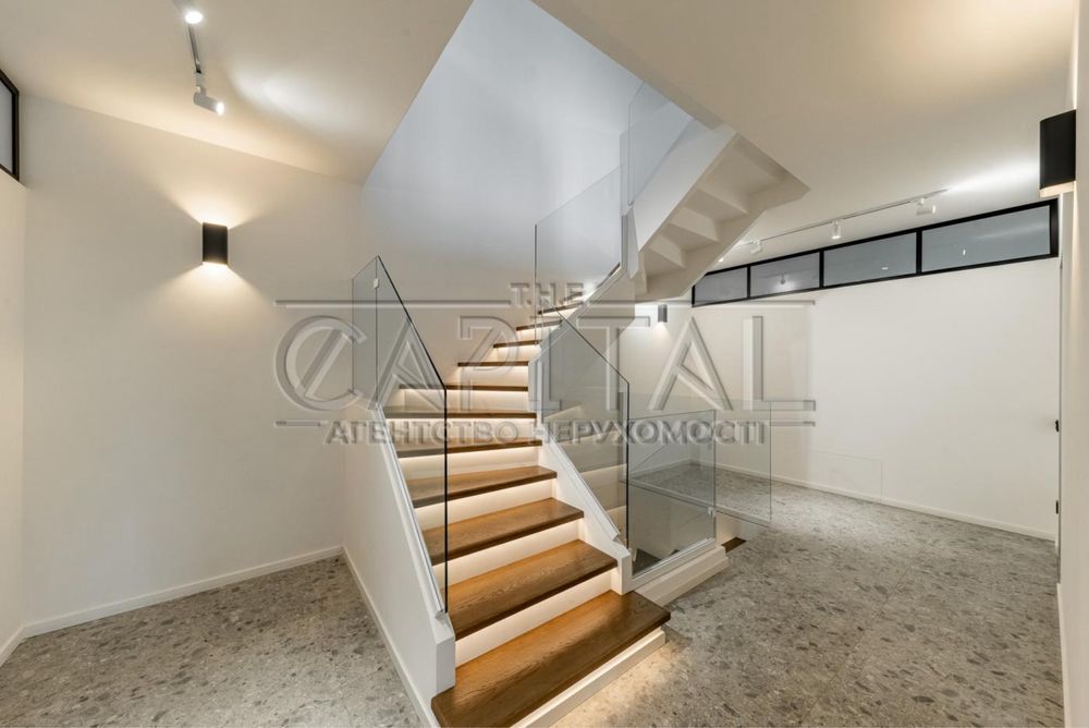 Аренда дома 220 м², 6 комнат, Голосеево, рядом с парком