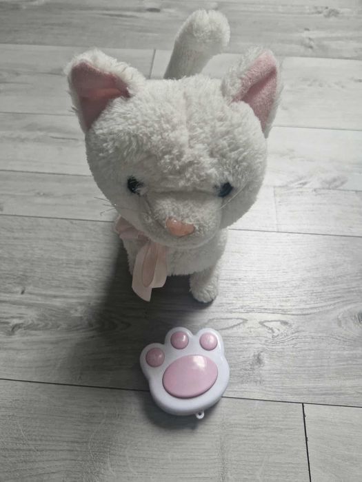 Kotek zabawka interaktywna