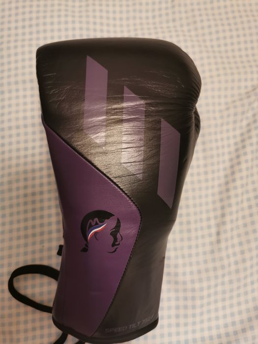Luva adidas edição especiao Tilt 750