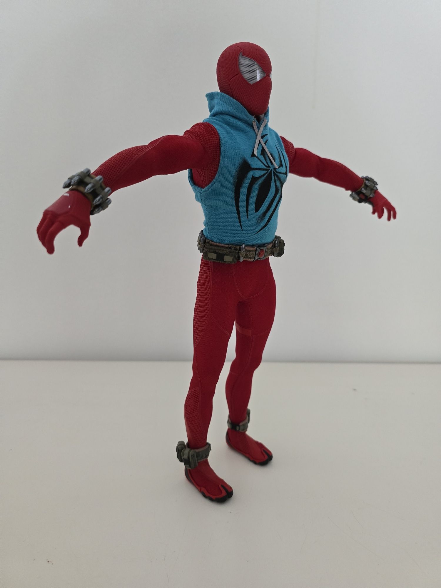 Hot toys spider man