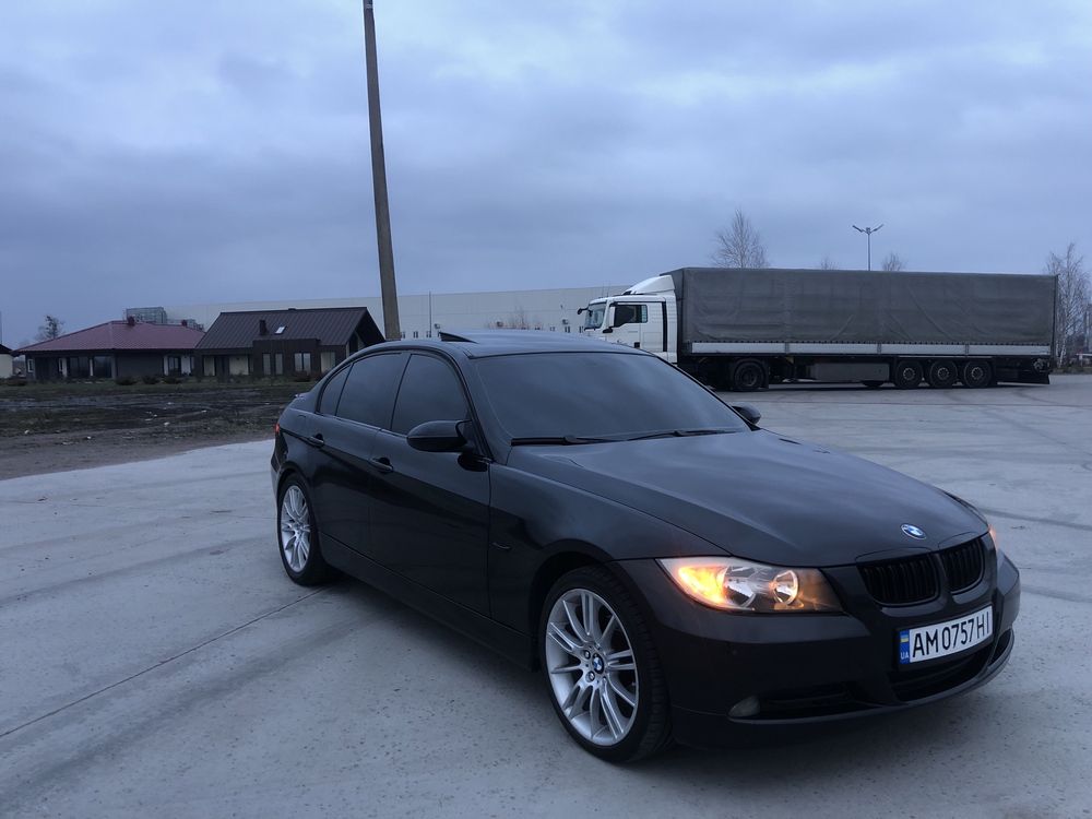 Продам BMW E90