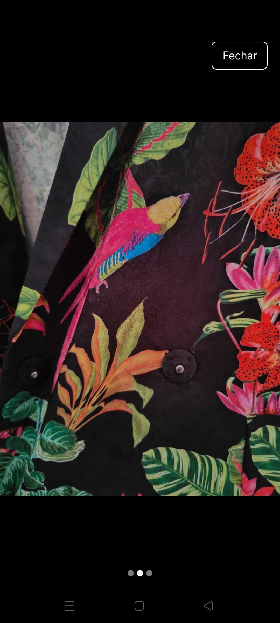 Blazer preto floral Mango