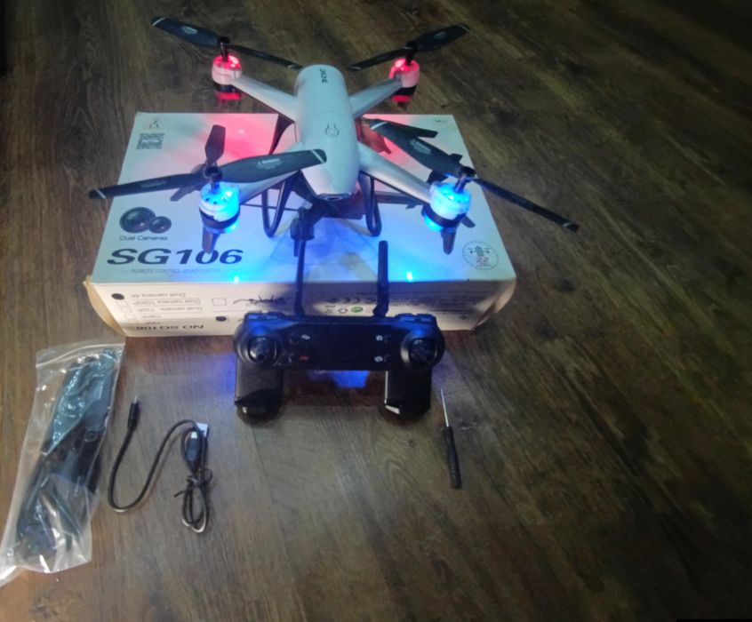 Квадрокоптер ZLRC SG106 + 3 батереї

Квадрокоптер ZLRC SG106 White − д