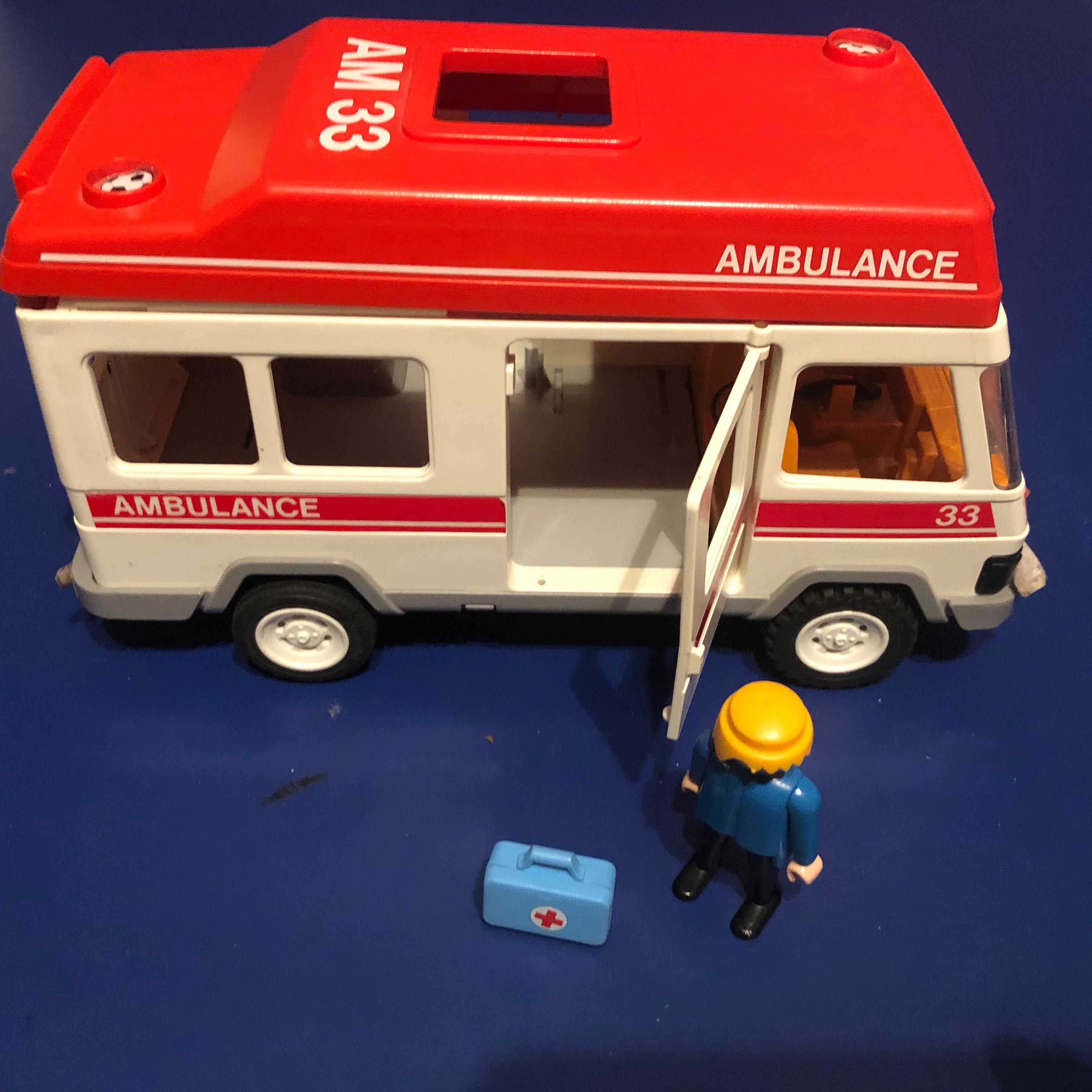 Playmobil ambulance