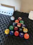 Conjunto completo de bolas de Bilhar / Snooker + Suporte para tacos