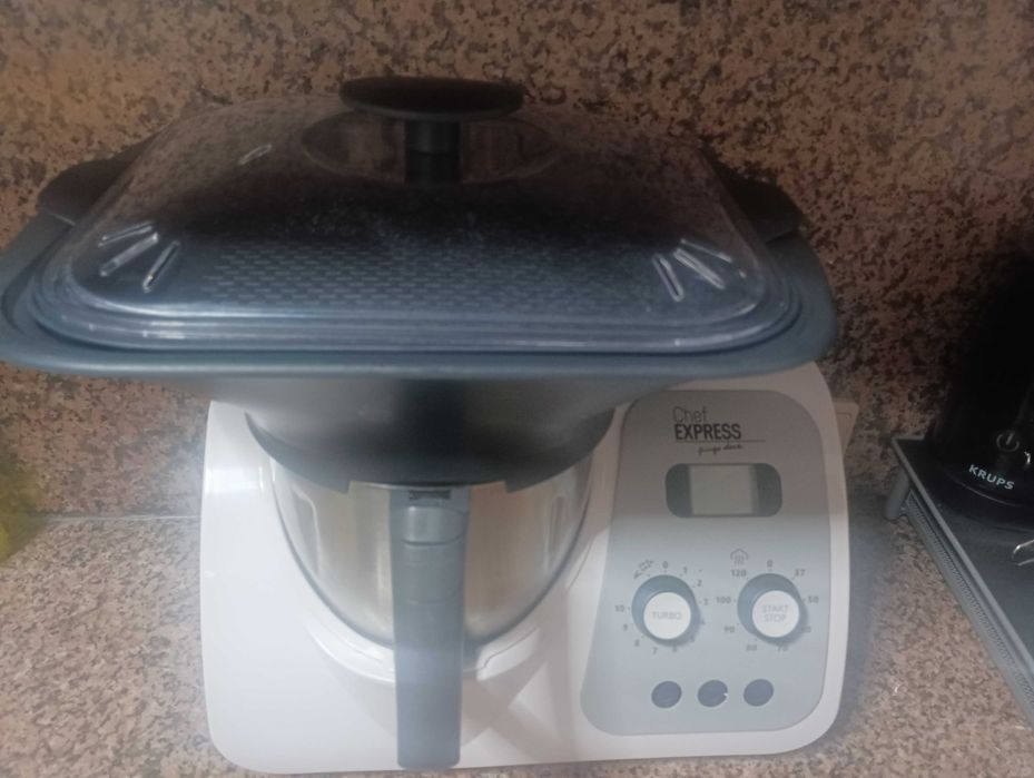 Robot de cozinha estilo Bimby