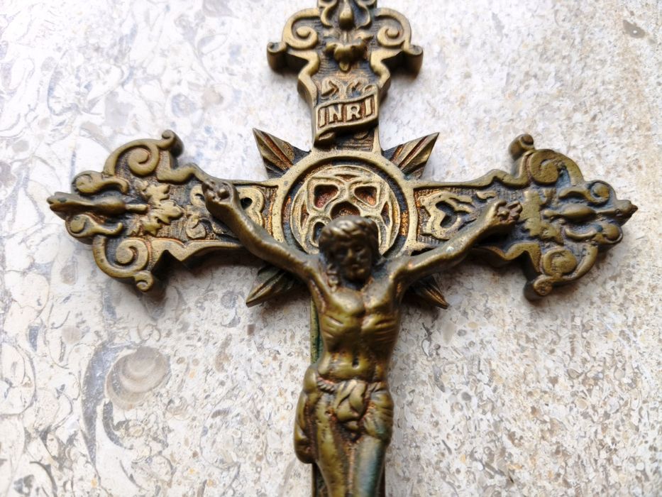 Crucifixo latão antigo