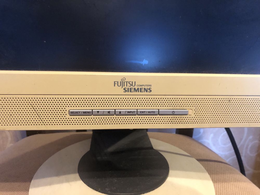 Монітор Fujitsu-Siemens