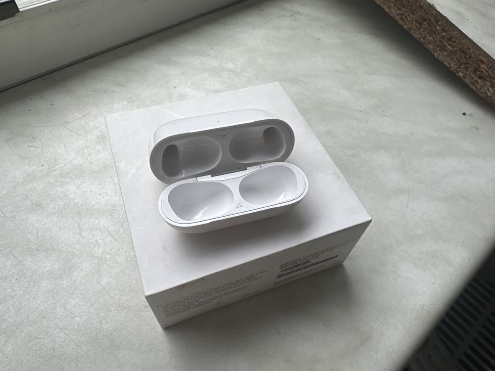 oryginalny case ładujacy airpods pro 1 generacji A2190