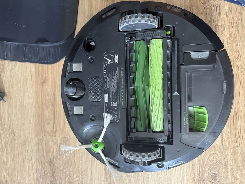 Aspirador IROBOT Roomba I7+
