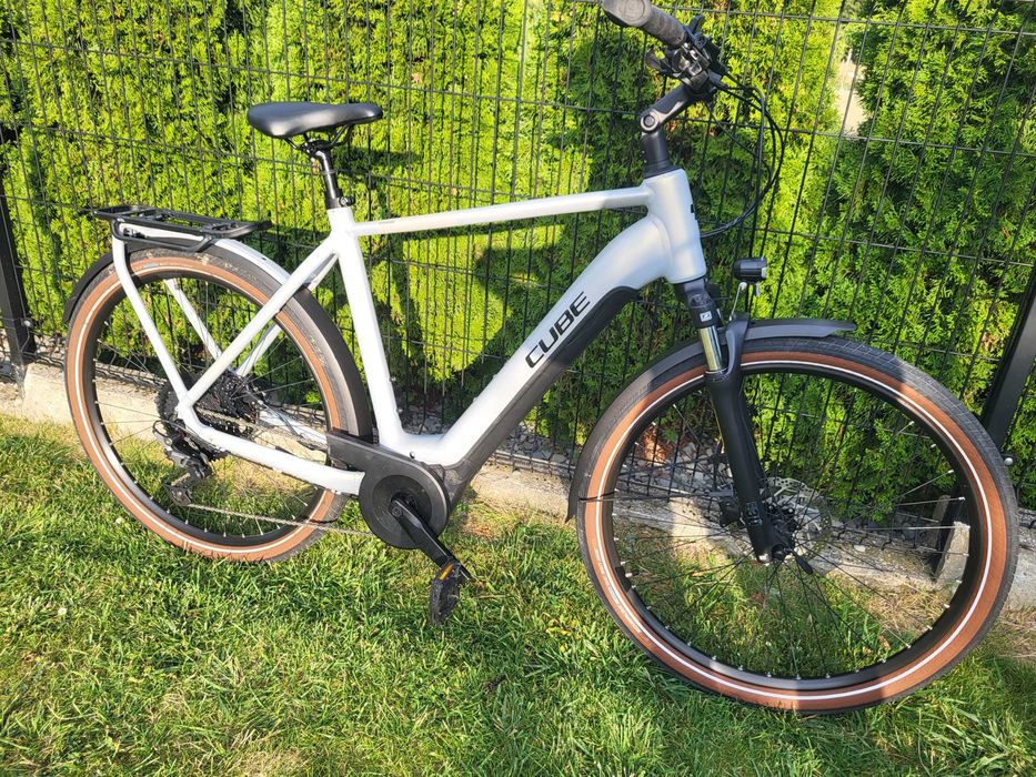 Rower Elektryczny CUBE TOURING HYBRID PRO Rama 62 XL, Wzrost 185-200cm