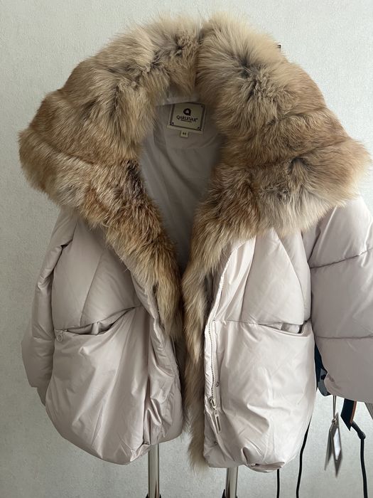 Новенька куртка з натуральним хутром. Розмір М