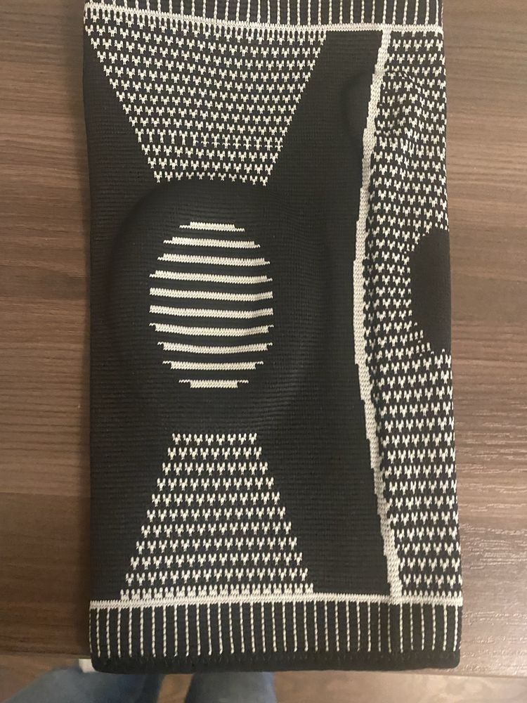 Продам наколенник.
