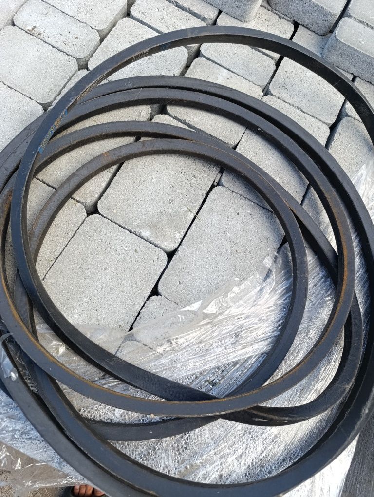 Продам ремінь С 7100 (2штуки)