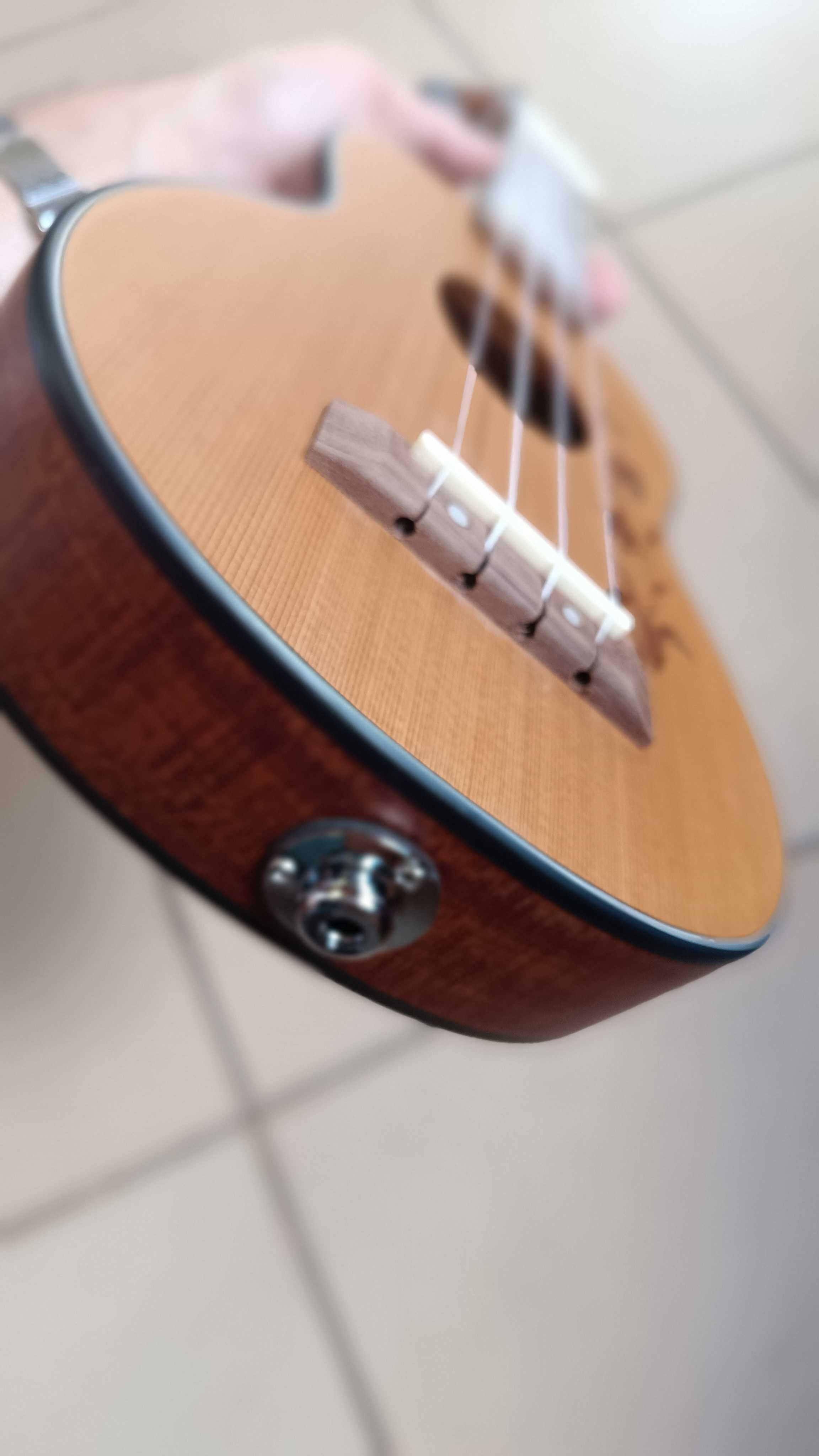 MELLOW EUKS-525 Ukulele ELEKTRO Sopranowe
