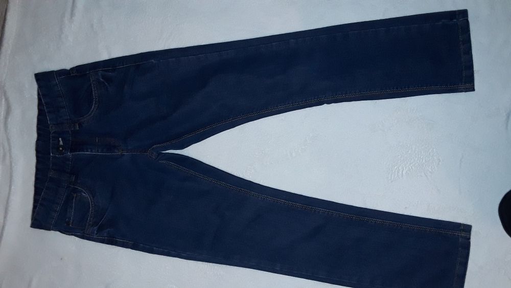 Spodnie jeans r. 146 regulacja w pasie