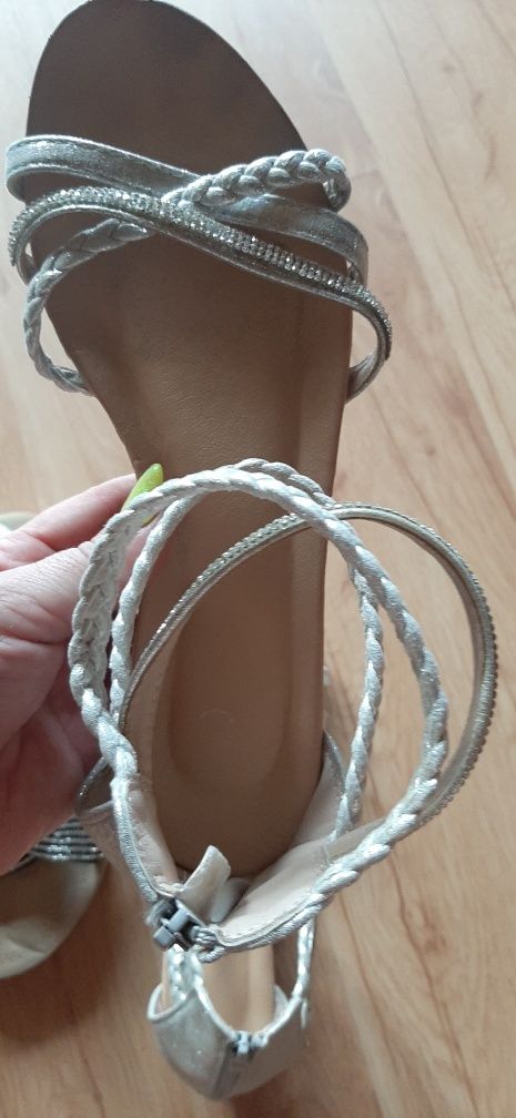 2 pary sandałów z cyrkoniami