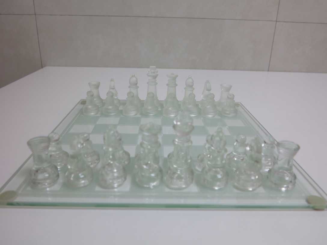 Tabuleiro de xadrez em vidro