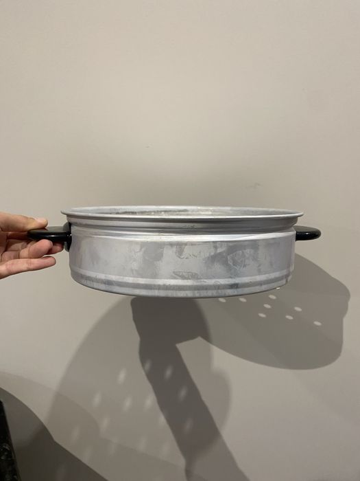 Recipiente para cozer a vapor (adaptável a panela elétrica)