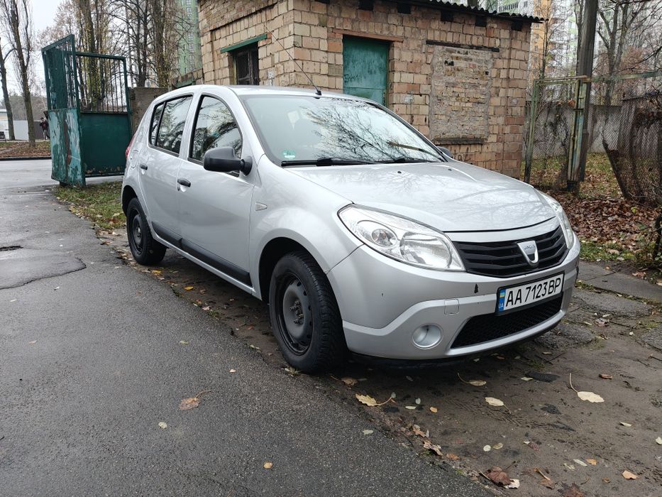 Dacia Sandero 2009 1.2 MT