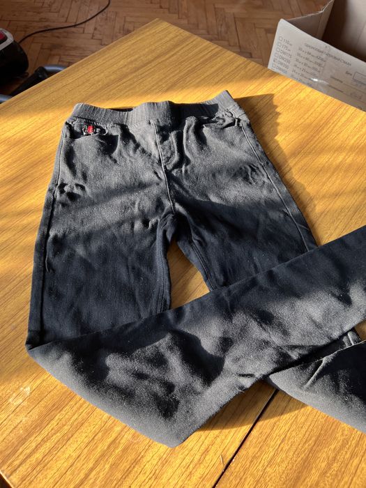 Подарую штани 26 розмір