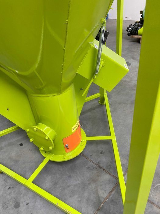 Mieszalnik pasz Twister Adraf 1000 kg