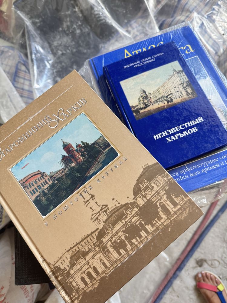Продам книги. Большую библиотеку разных жанров