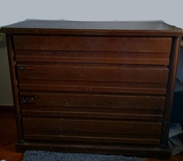 Quarto completo (estrutura de cama, cómoda, roupeiro) aceito propostas