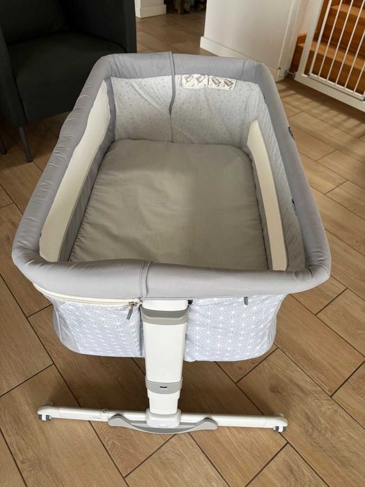 Dostawka do łóżka Chicco Next2Me Dream z funkcją kołyski
