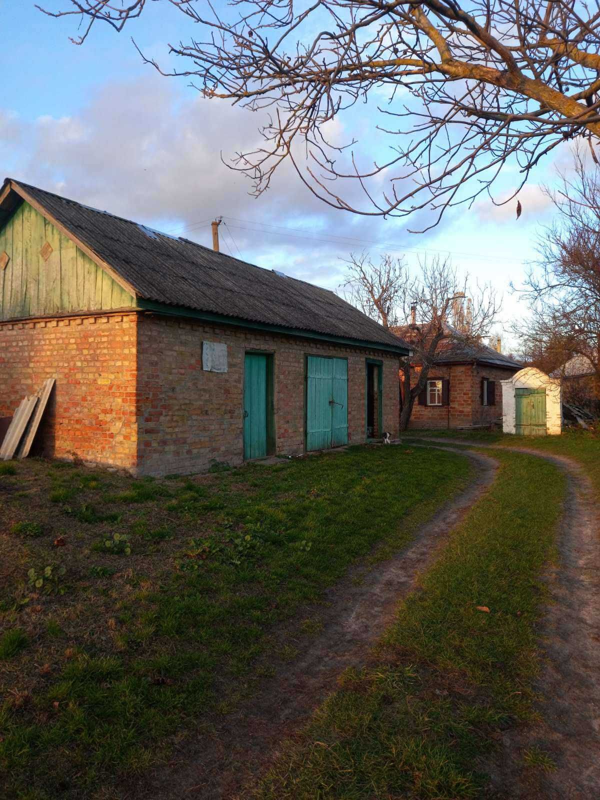 Продається будинок в селі Мельники , Чорнобаївського району.