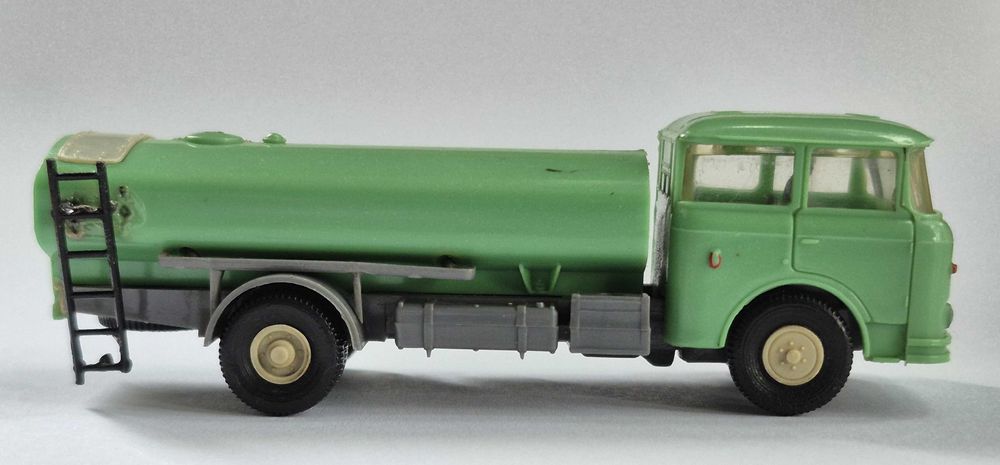 2 Samochody ciężarowe Skoda [Permot] skala H0