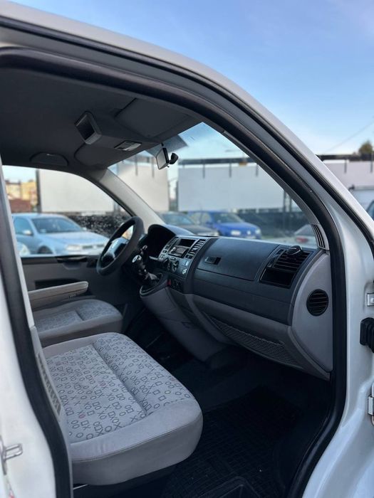 Volkswagen T5 2.5 diesel/9 osobowy/klima