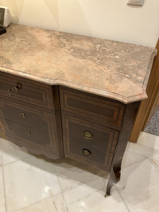 Cómoda antiga para recuperar