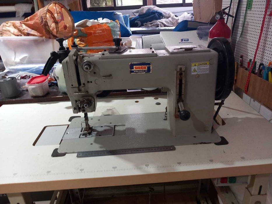 Máquina costura industrial p/pesados equivalente à Adler 266-1
