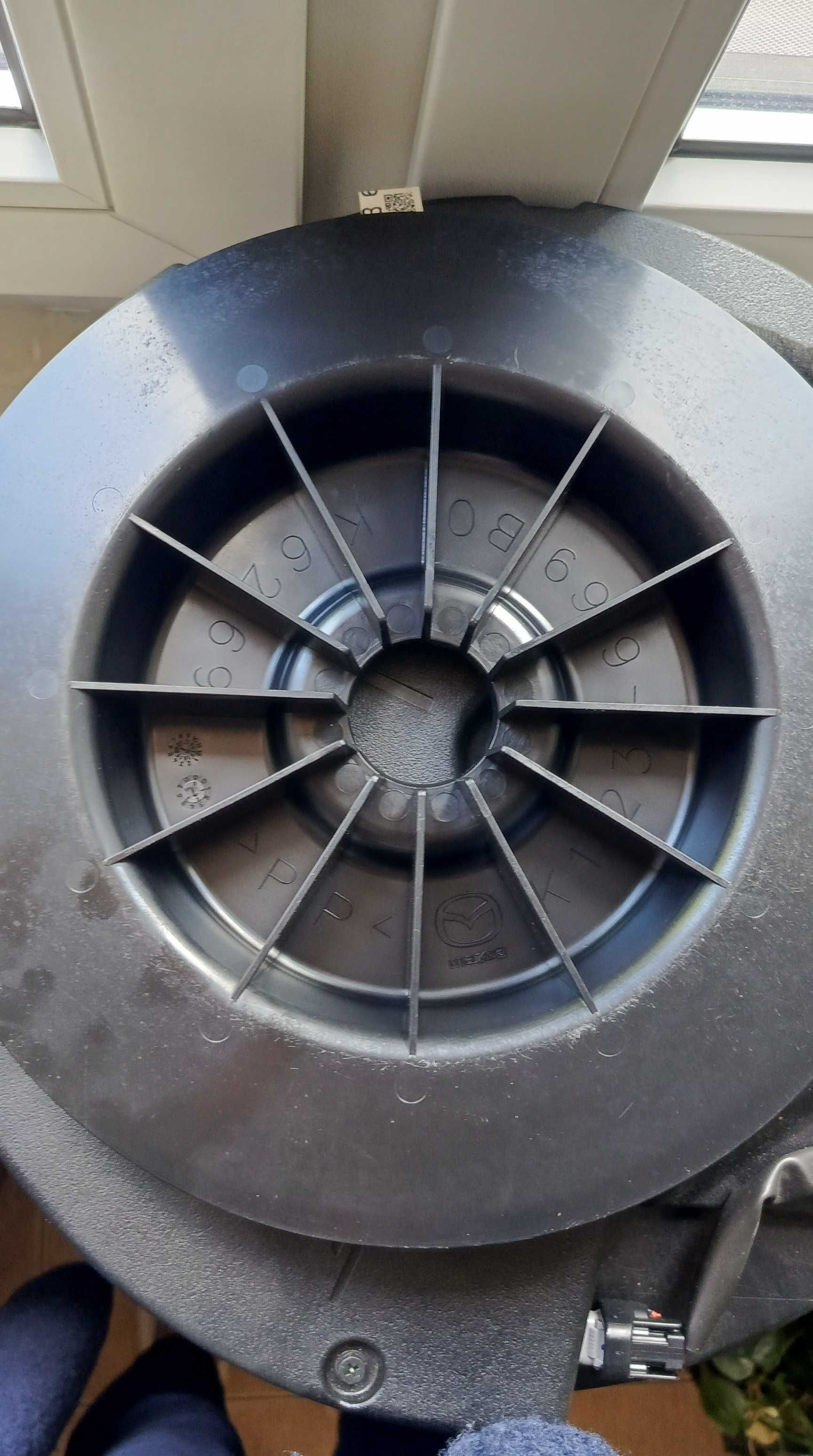 Subwoofer  BOSE  do MAZDY 5 cx-5