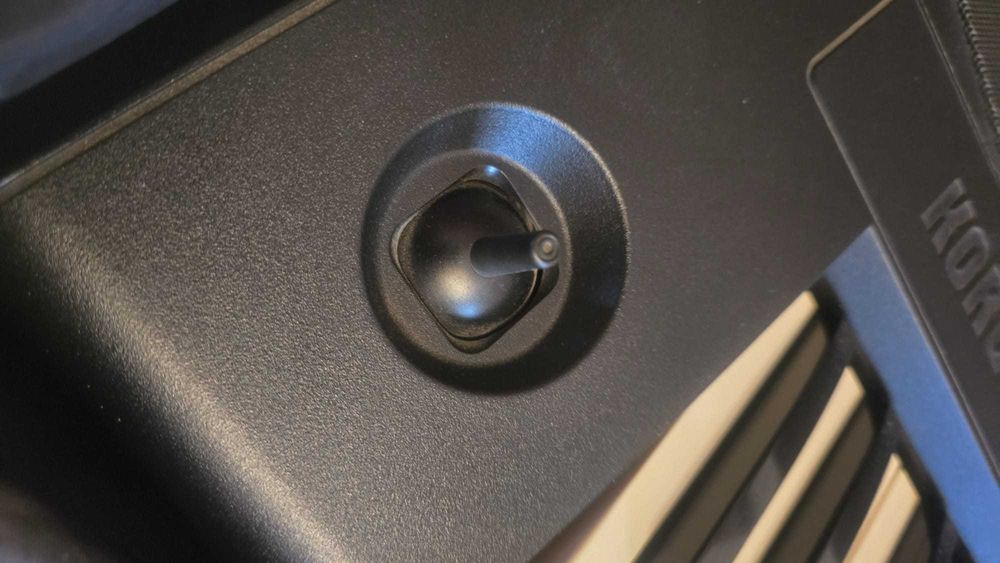 Korg Pa600 – Stan bardzo dobry, używany tylko w domu + pokrowiec KORG