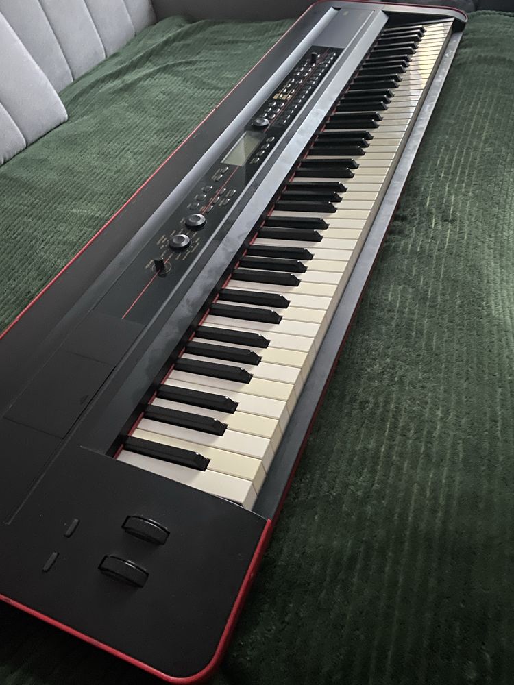 Korg kross 2 піаніно цифрове електричне