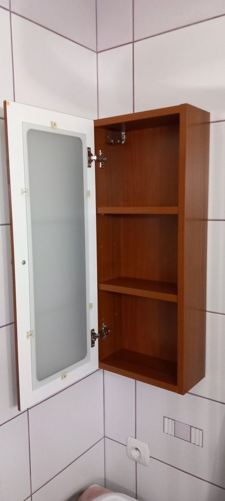 Szafka wisząca łazienkowa