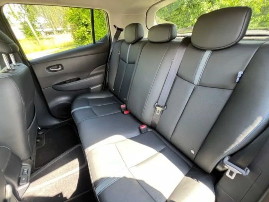 Nissan Leaf      2022