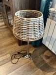 Lampa stojąca lampka