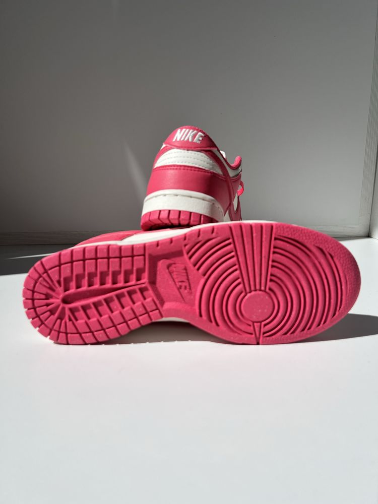 Nuke Dunk Low Aster Pink нові, оригінал
